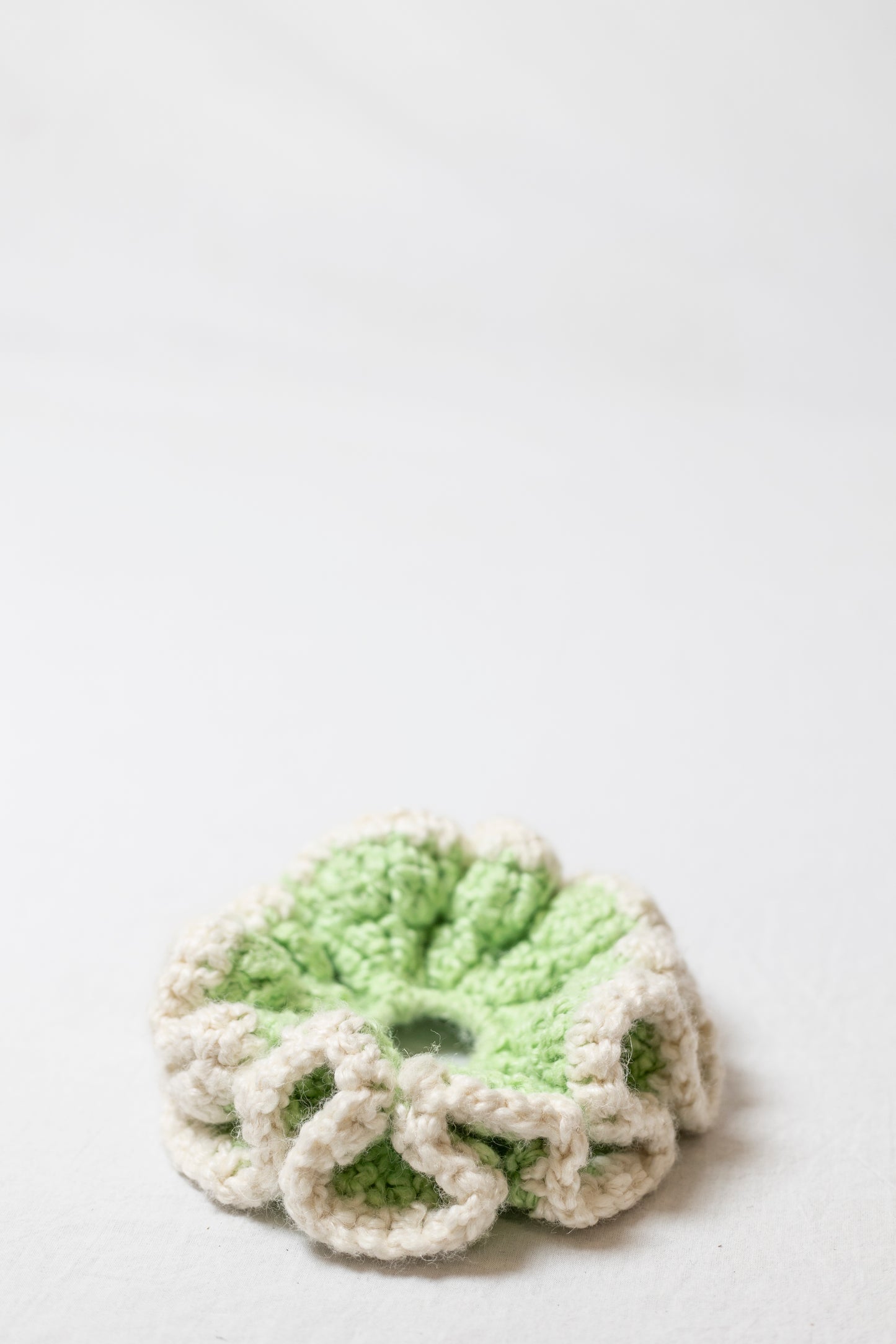 Mint blum scrunchie