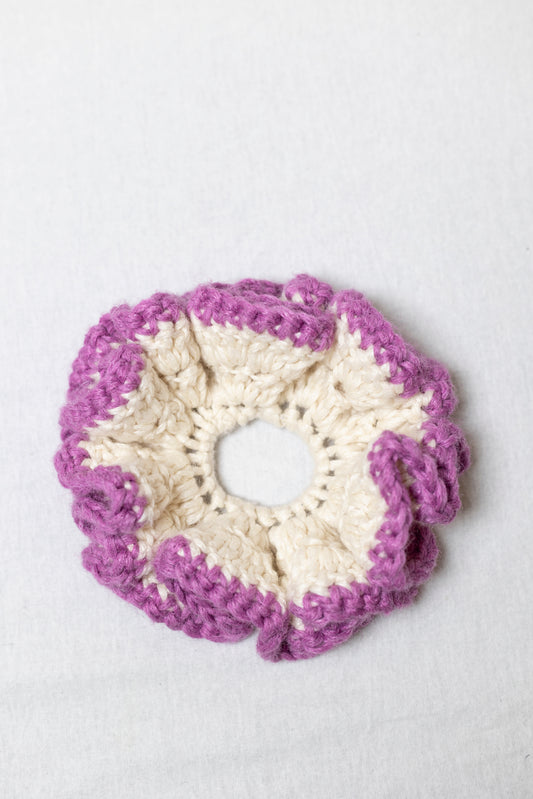 Petal spiral white & purple scrunchie