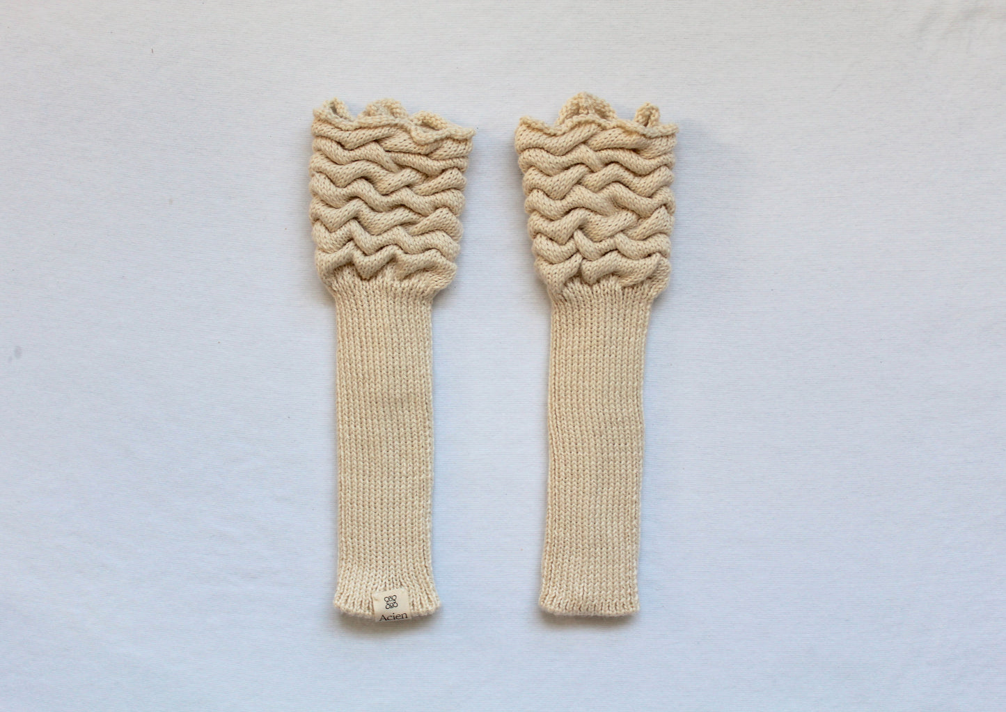Ripplette white cuffs
